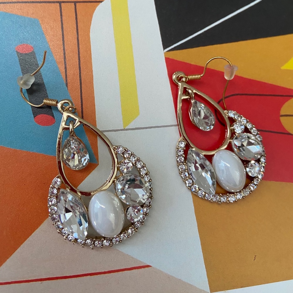 Boutique Elegant Drop Earrings - Picture 2 of 7